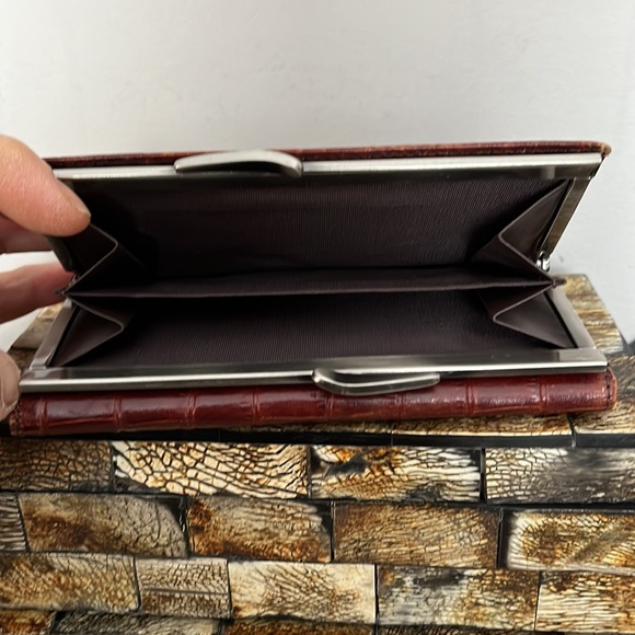 Vintage BUXTON Leather Wallet with Clasp Coin Pocket - Picture 8 of 14